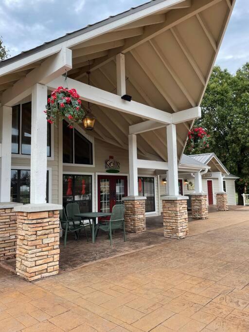 Penthouse Suite At Holiday Hills Book Today Branson Exterior photo